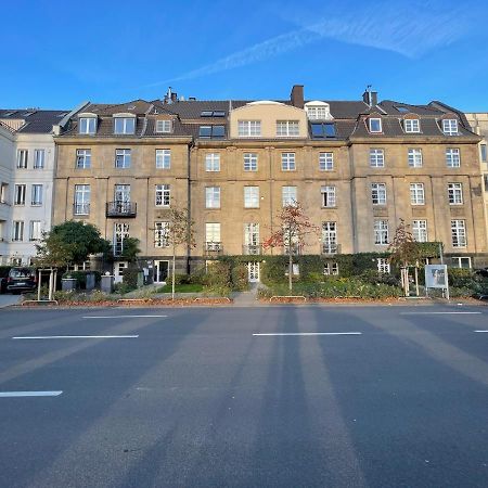 Exklusive Wohnung 104 M2 Direkt Am Rhein 1 Km Von Der Messe Dusseldorf Exterior photo