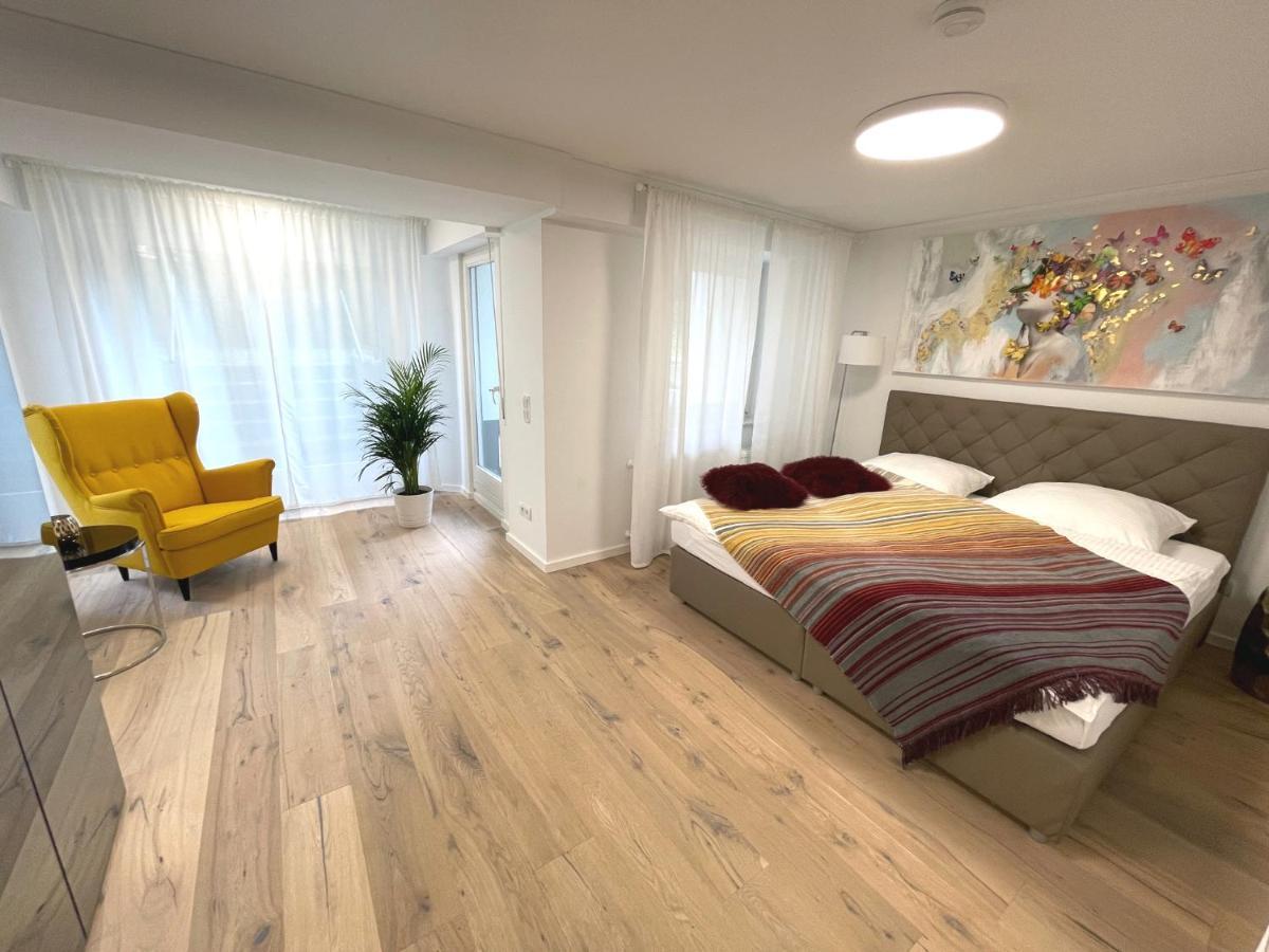 Exklusive Wohnung 104 M2 Direkt Am Rhein 1 Km Von Der Messe Dusseldorf Exterior photo