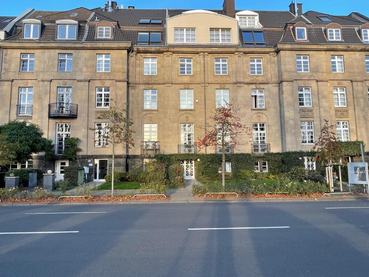 Exklusive Wohnung 104 M2 Direkt Am Rhein 1 Km Von Der Messe Dusseldorf Exterior photo