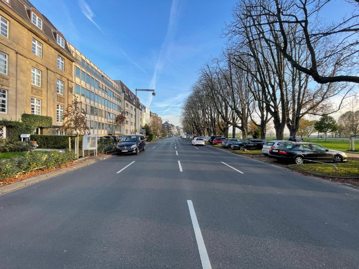 Exklusive Wohnung 104 M2 Direkt Am Rhein 1 Km Von Der Messe Dusseldorf Exterior photo